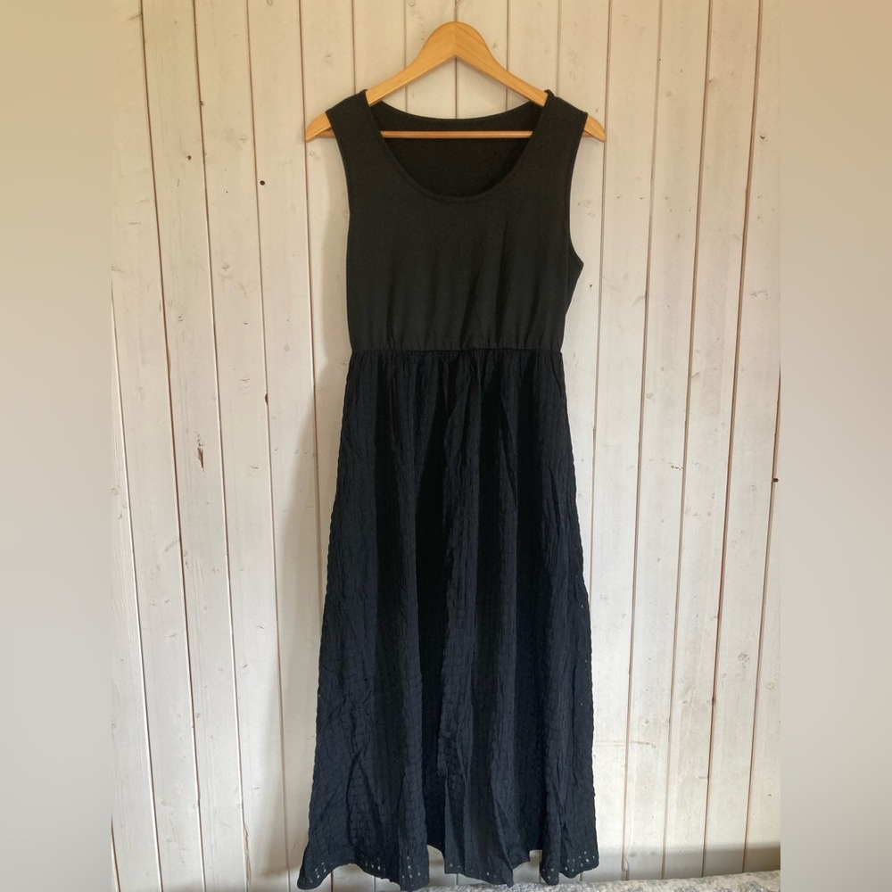 Elegant Black Sleeveless Dress